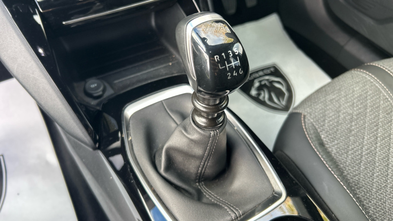 Peugeot 2008 1.2 PureTech 130 Allure 5dr Petrol Estate